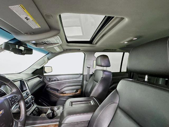 Used 2018 Chevrolet Suburban LT w/ Luxury Package AWD/4WD image 14