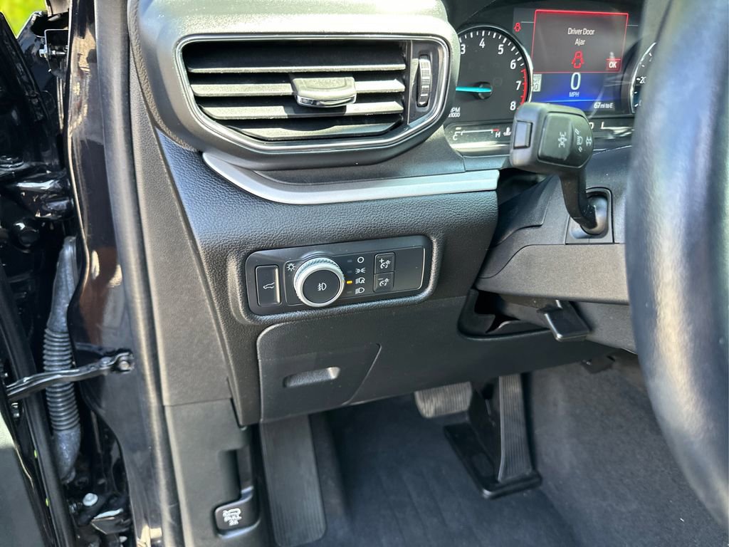Certified 2022 Ford Explorer XLT w/ Equipment Group 202A image 20