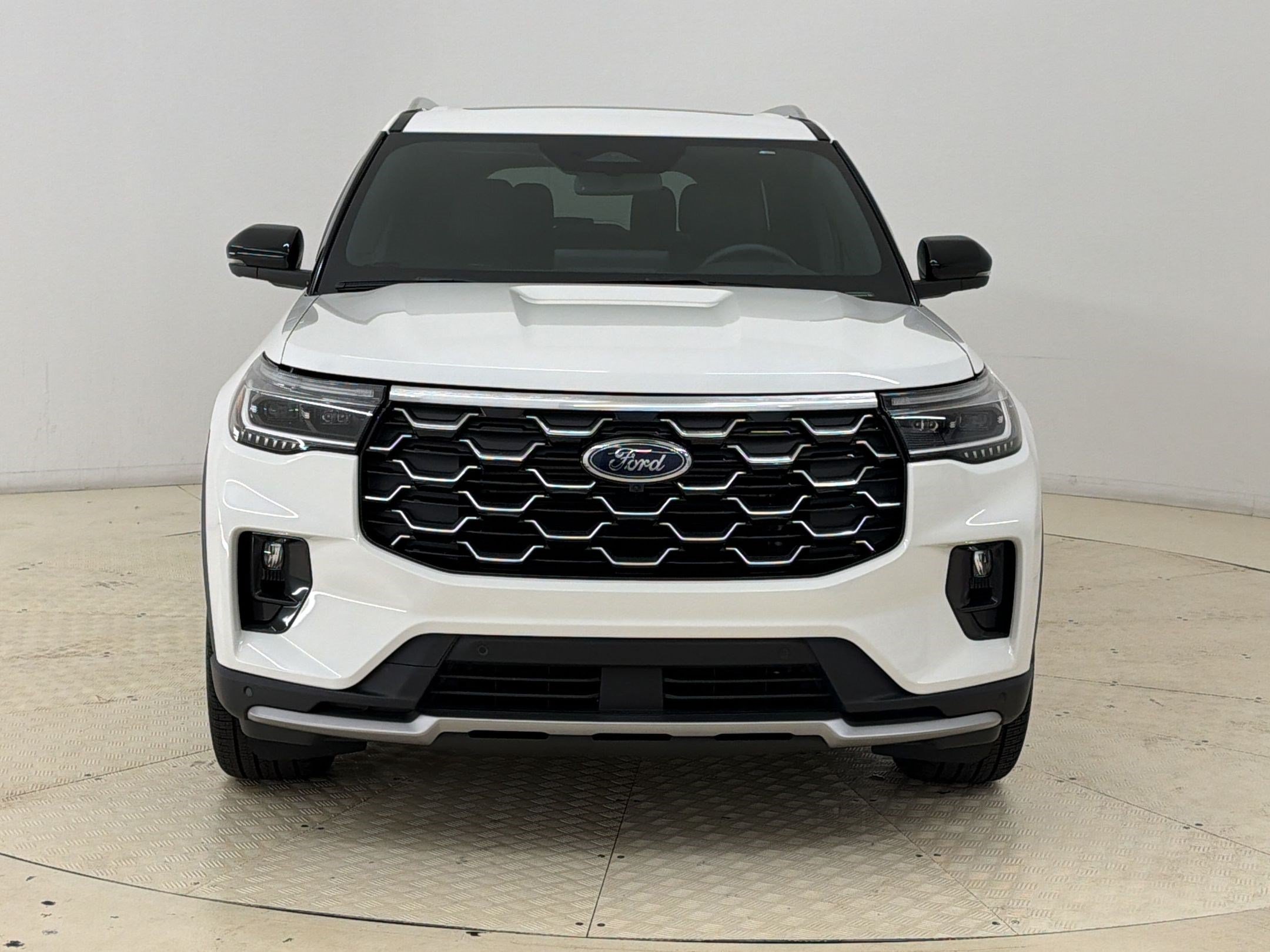 Certified 2025 Ford Explorer Platinum w/ Ultimate Package AWD/4WD image 6