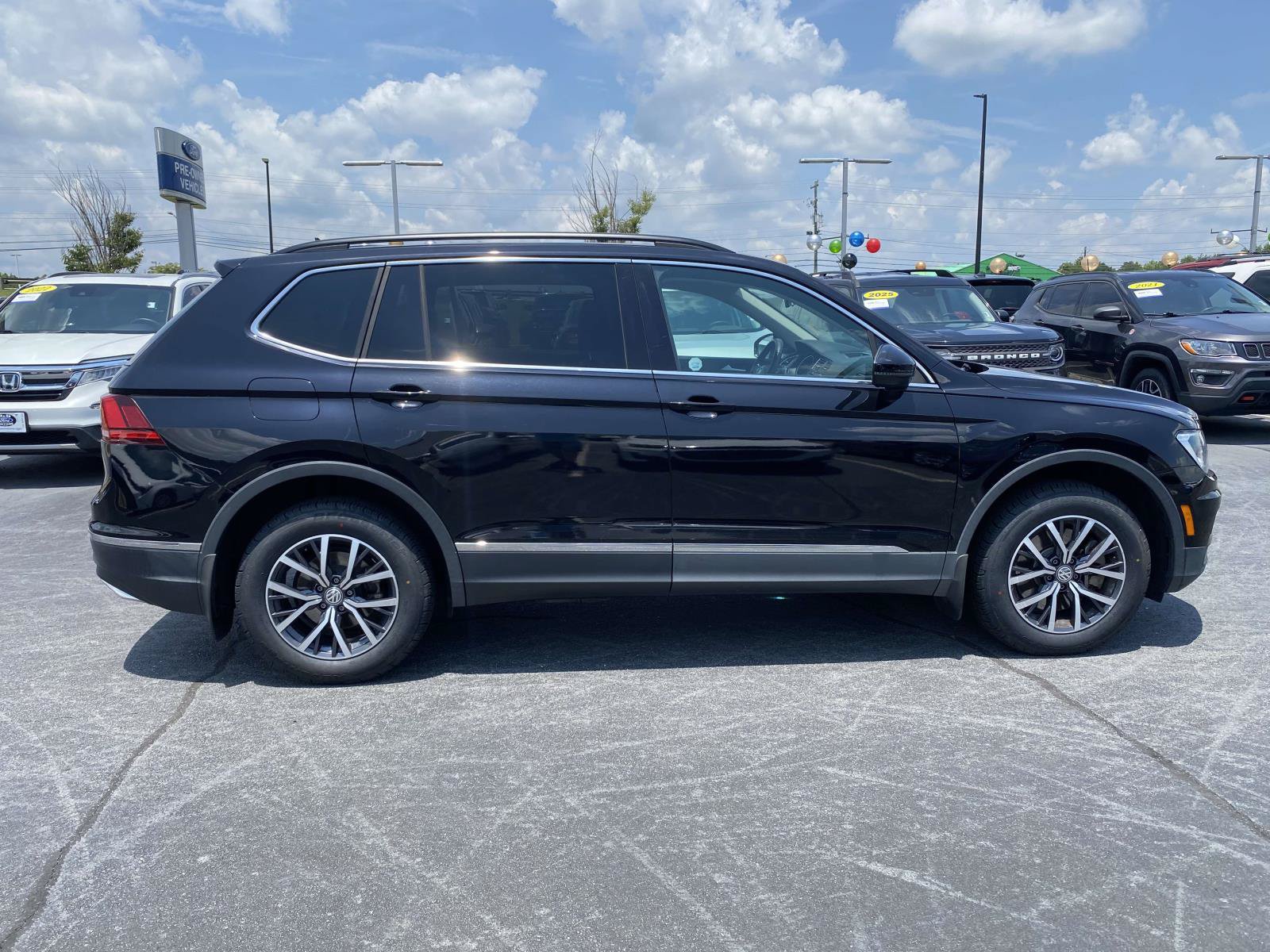 Used 2020 Volkswagen Tiguan SE FWD image 8