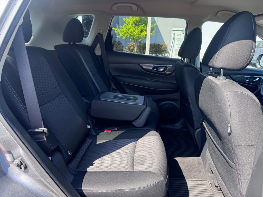 Used 2017 Nissan Rogue SV w/ SV Premium Package FWD image 20