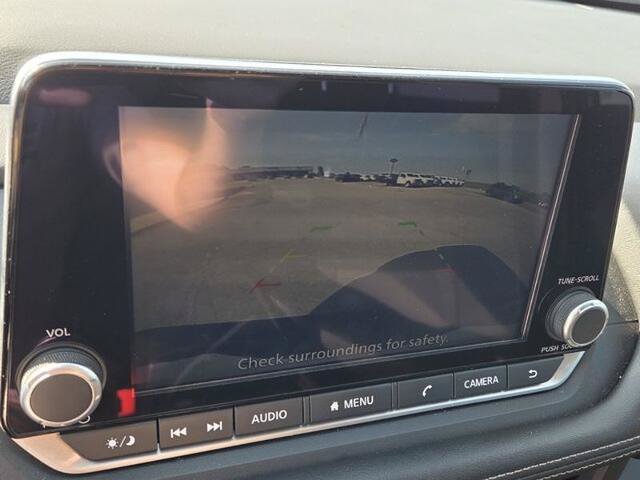 Used 2025 Nissan Rogue S FWD image 19