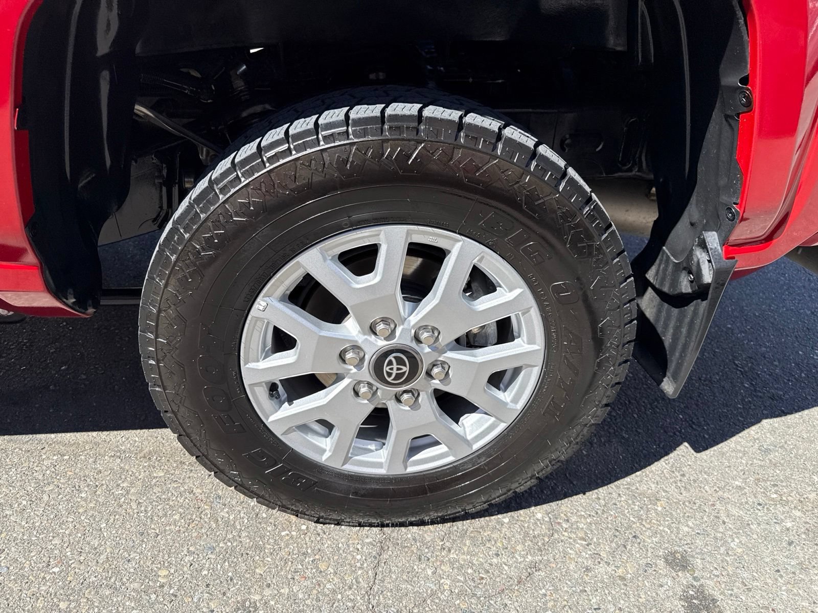 Used 2024 Toyota Tacoma SR5 AWD/4WD image 20