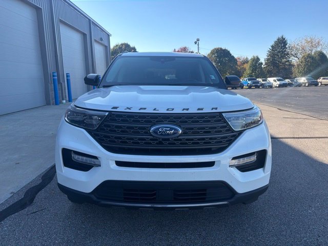 Certified 2024 Ford Explorer XLT w/ Equipment Group 202A AWD/4WD image 2