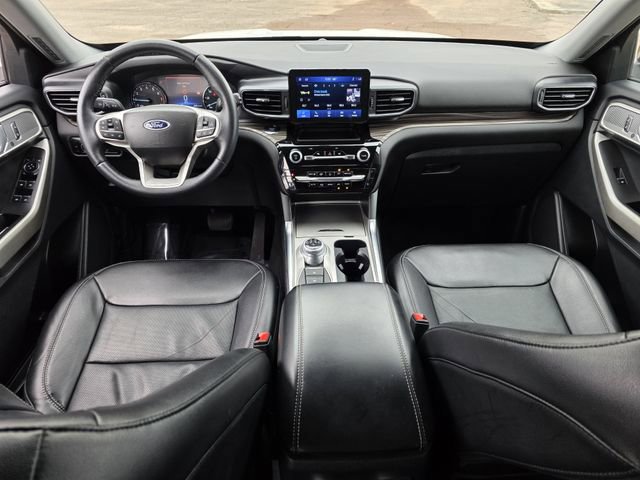 Certified 2023 Ford Explorer Limited image 3
