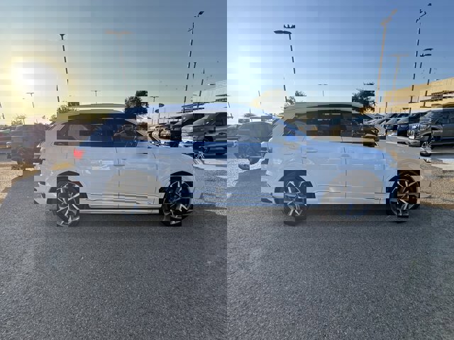 Used 2021 Audi SQ7 Premium Plus w/ Driver Assistance Package image 4