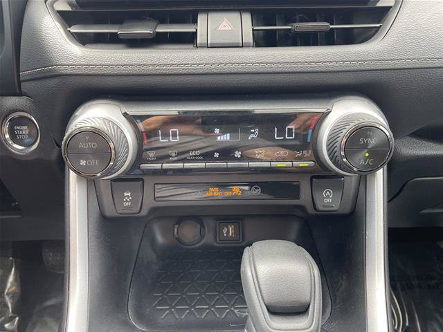 Used 2025 Toyota RAV4 XLE FWD image 26