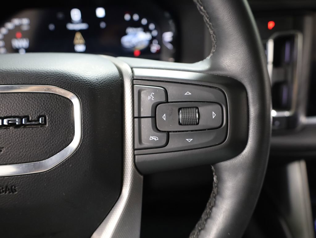 Used 2023 GMC Yukon Denali image 12