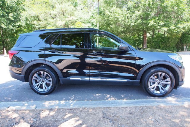 Certified 2025 Ford Explorer Active w/ Active Comfort Package AWD/4WD image 8