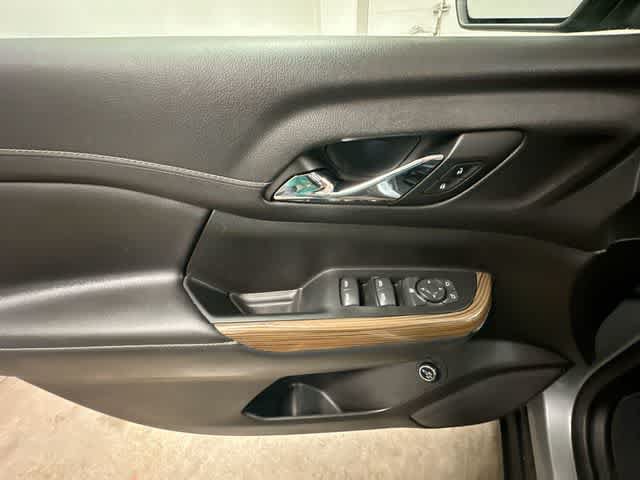 Used 2023 GMC Acadia SLE w/ Driver Convenience Package FWD image 18