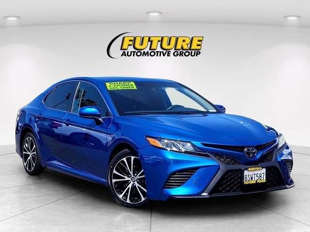 Used 2020 Toyota Camry SE w/ Blackout Package