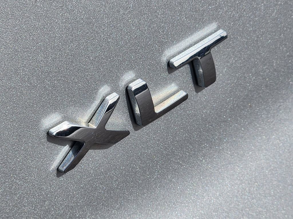 Certified 2018 Ford Explorer XLT image 15