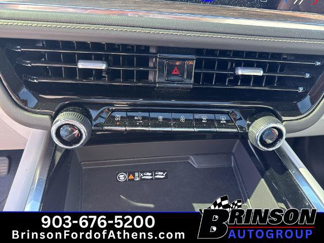 Used 2025 Chevrolet Suburban Premier w/ Sun And Tow Package AWD/4WD image 29