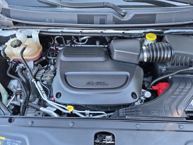 Used 2023 Chrysler Pacifica Touring-L FWD image 30