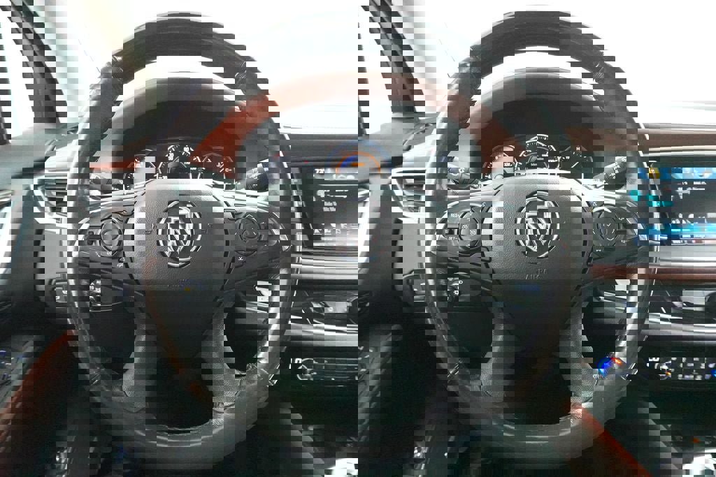 Used 2018 Buick Enclave Avenir w/ Avenir Technology Package AWD/4WD image 12