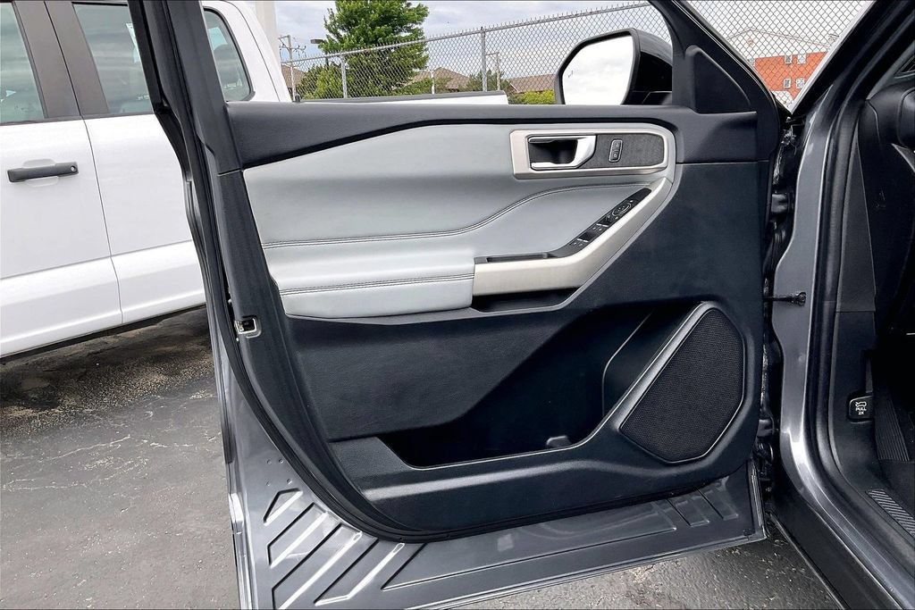 Certified 2022 Ford Explorer XLT w/ Equipment Group 202A AWD/4WD image 22