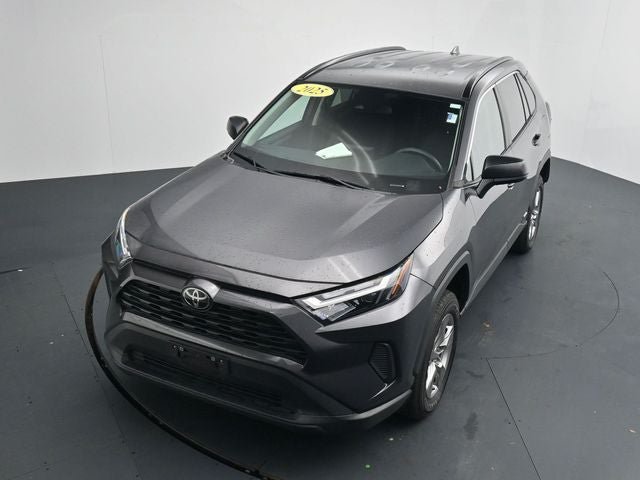 Used 2025 Toyota RAV4 LE AWD/4WD image 25