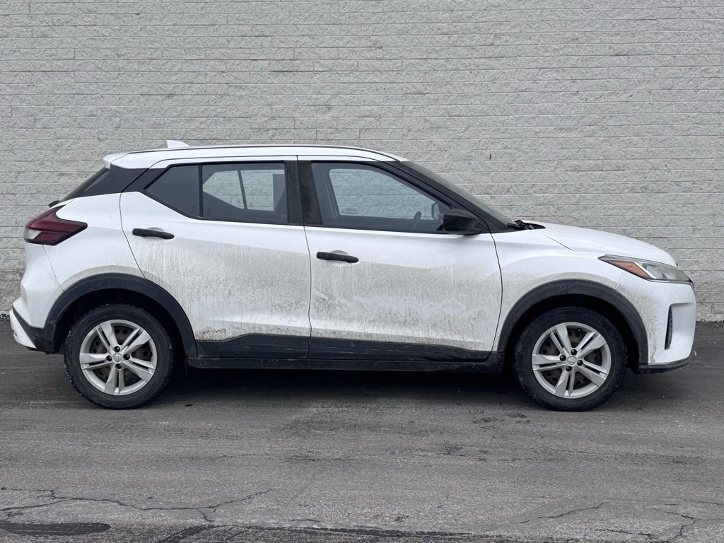 Used 2021 Nissan Kicks S image 2