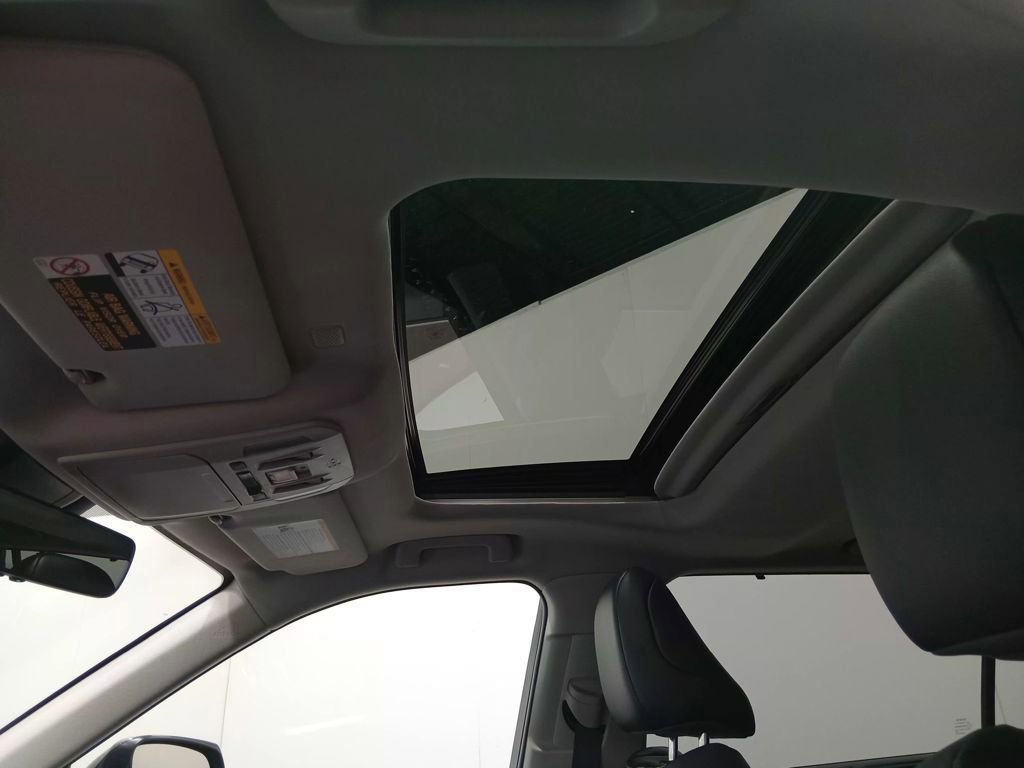 Used 2021 Toyota Highlander XLE image 15