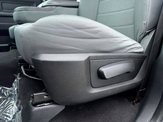Used 2018 RAM 1500 Express w/ Express Value Package AWD/4WD image 18
