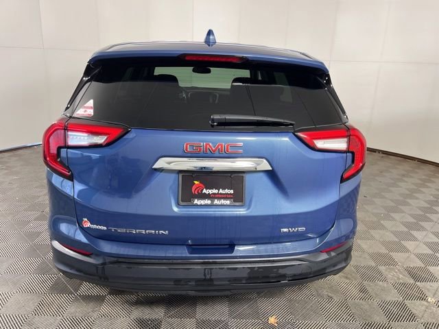 Used 2024 GMC Terrain SLE AWD/4WD image 4