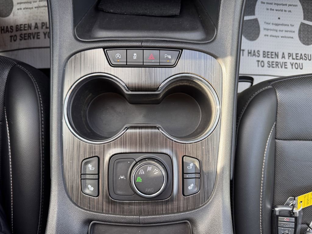 Used 2023 GMC Acadia SLT image 25