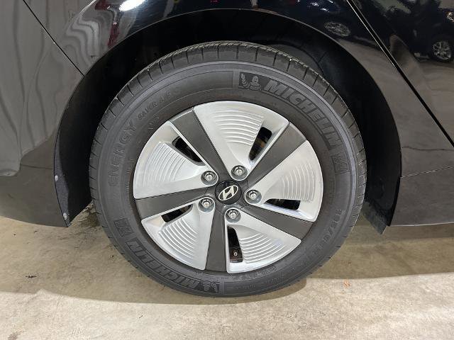 Used 2018 Hyundai Ioniq Blue image 29