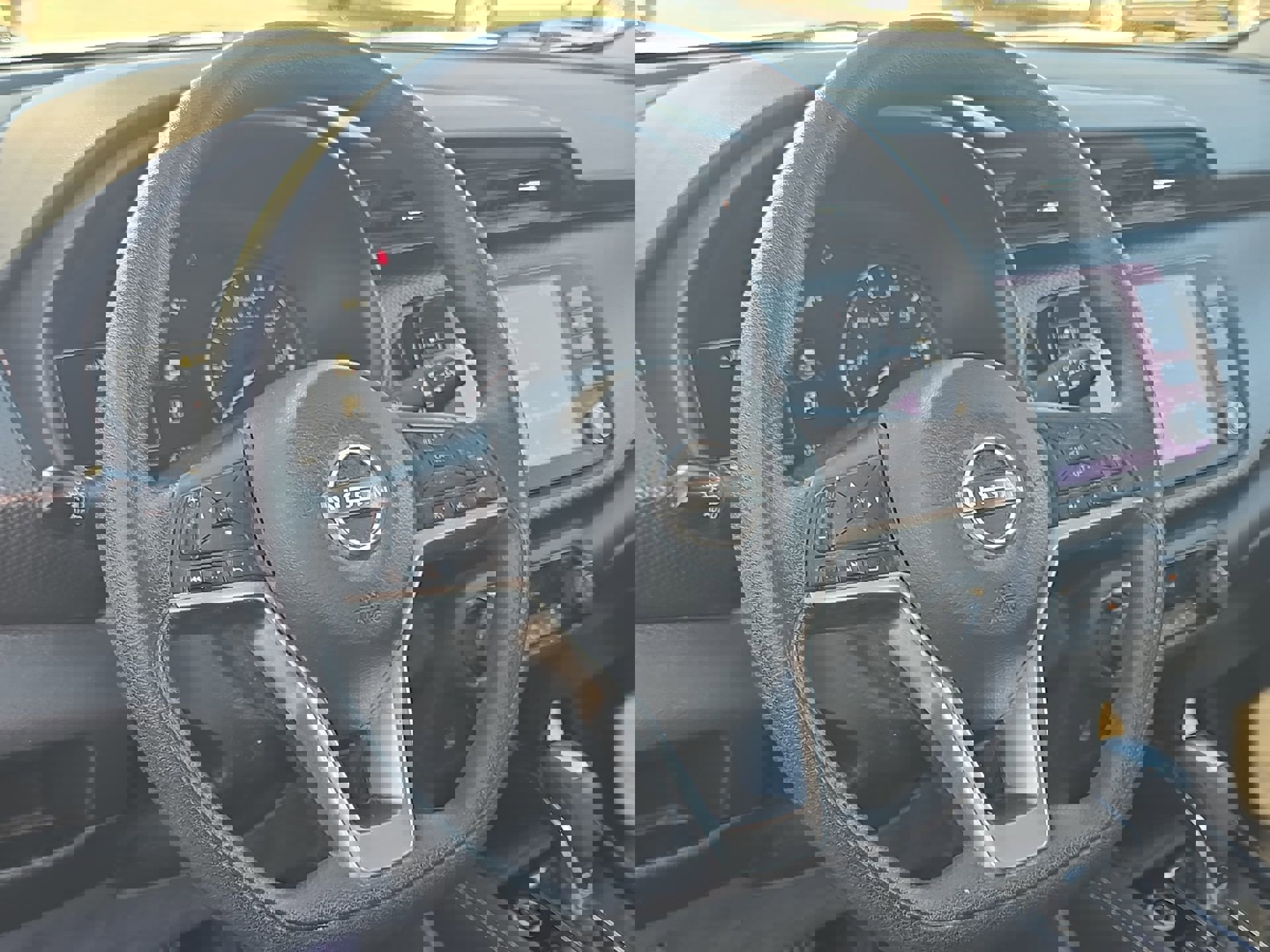 Used 2022 Nissan Kicks SV image 12