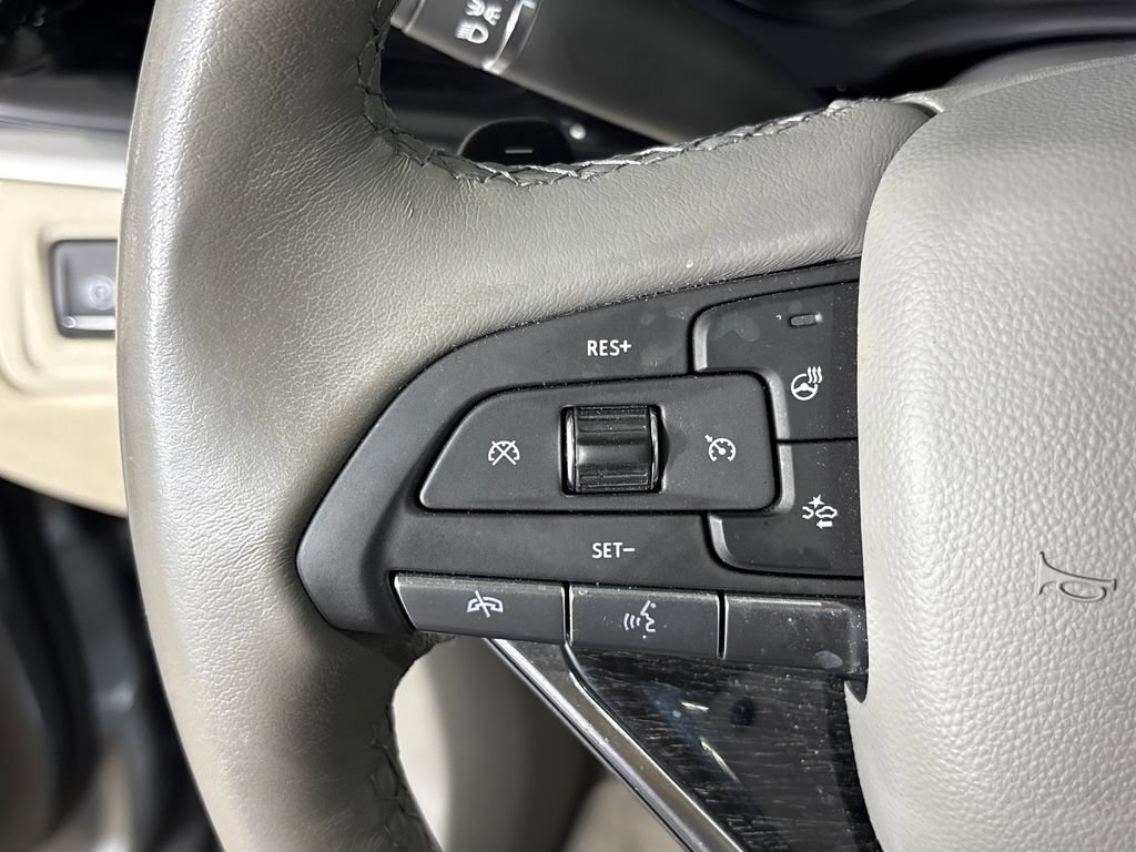 Used 2024 Cadillac XT6 Premium Luxury w/ Technology Package FWD image 13