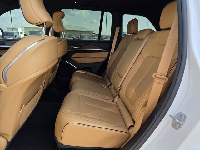 Used 2023 Jeep Grand Cherokee Summit w/ Luxury Tech Group V RWD image 21