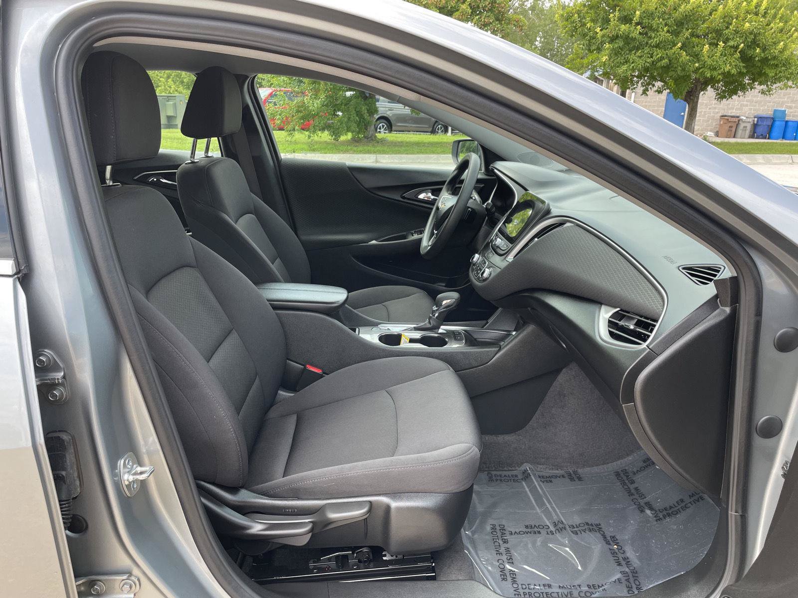 Used 2025 Chevrolet Malibu LT FWD image 19