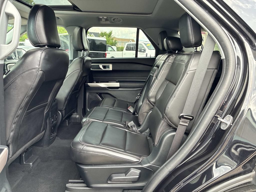 Certified 2023 Ford Explorer XLT w/ Equipment Group 202A AWD/4WD image 18