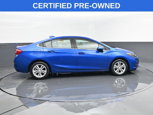 Used 2018 Chevrolet Cruze LT FWD image 4