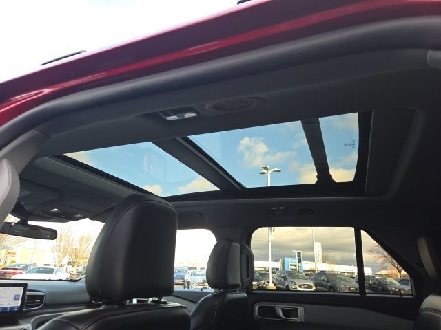 Certified 2023 Ford Explorer XLT w/ Equipment Group 202A image 19