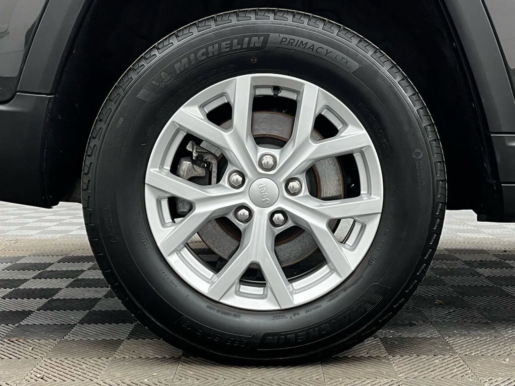 Used 2024 Jeep Grand Cherokee L Limited w/ Luxury Tech Group II image 14