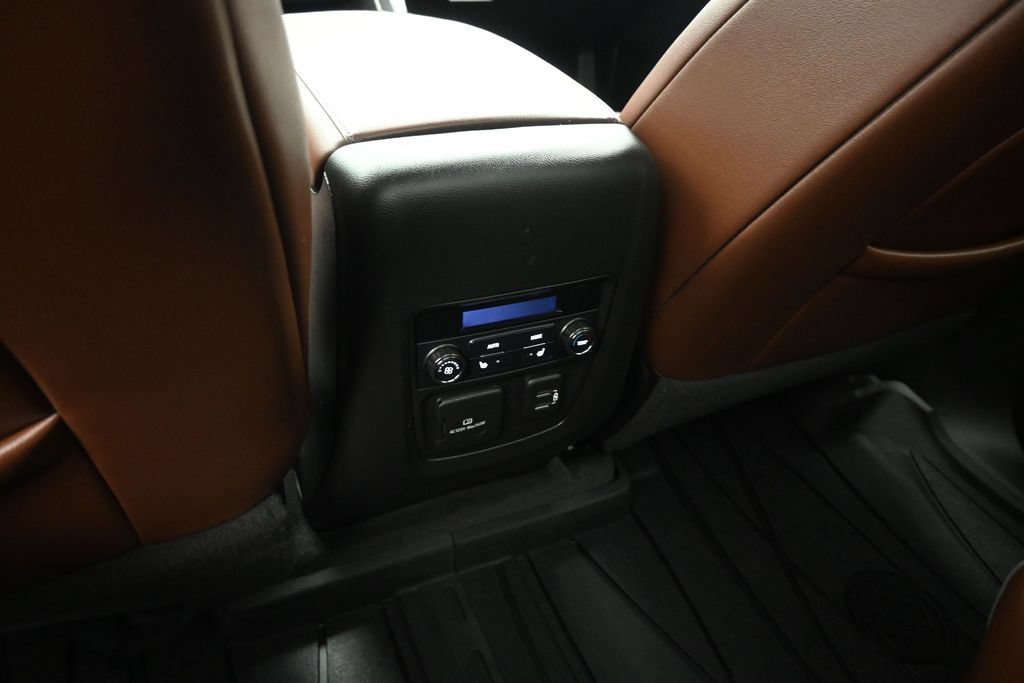 Used 2020 Buick Enclave Avenir w/ Avenir Technology Package FWD image 19