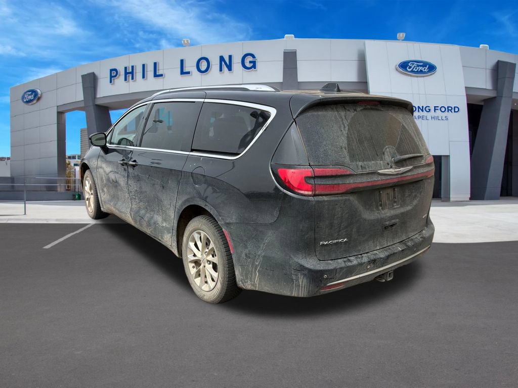 Used 2021 Chrysler Pacifica Touring-L AWD/4WD image 3