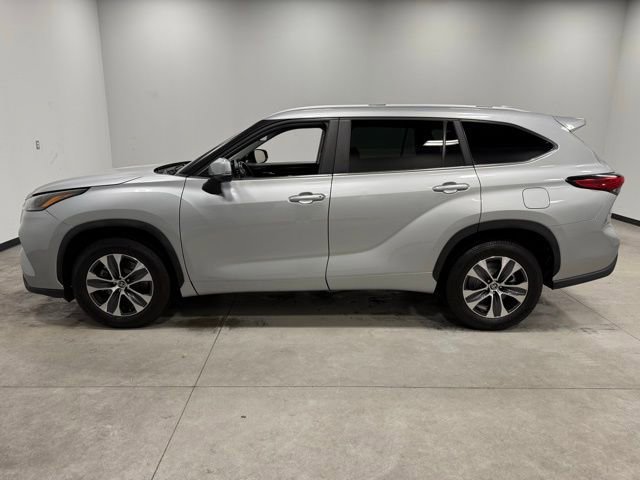Used 2023 Toyota Highlander XLE image 8