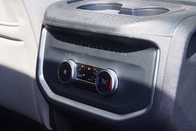 Certified 2025 Ford Expedition Active image 14