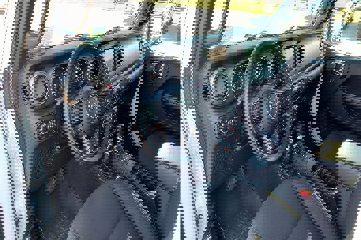 Used 2021 Jeep Gladiator Sport image 18