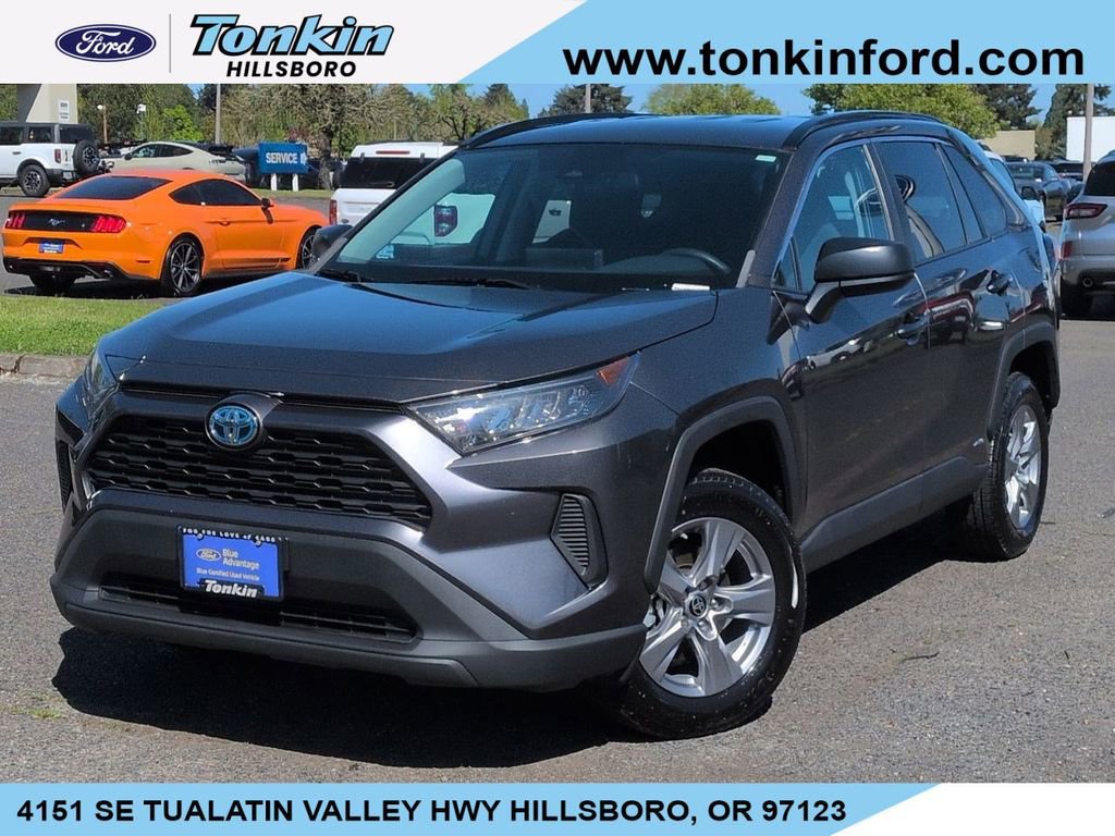Used 2022 Toyota RAV4 LE AWD/4WD image 1