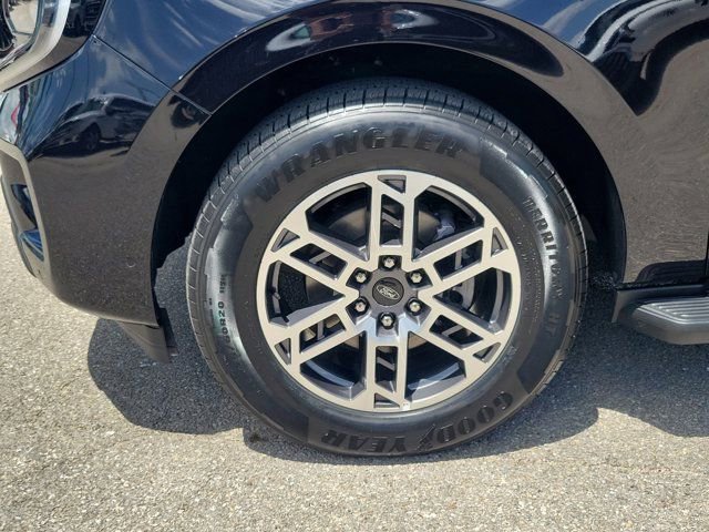 Certified 2025 Ford Expedition Max Active AWD/4WD image 8