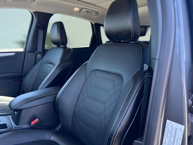 Certified 2023 Ford Escape SE w/ PHEV Premium Package FWD image 18