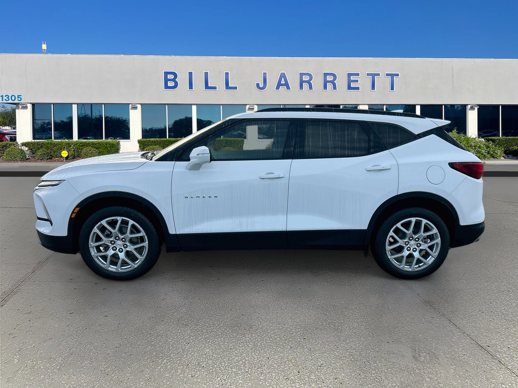 Used 2023 Chevrolet Blazer LT FWD image 4