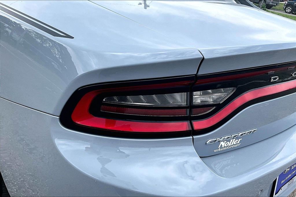 Used 2021 Dodge Charger SXT w/ Leather Interior Group RWD image 30
