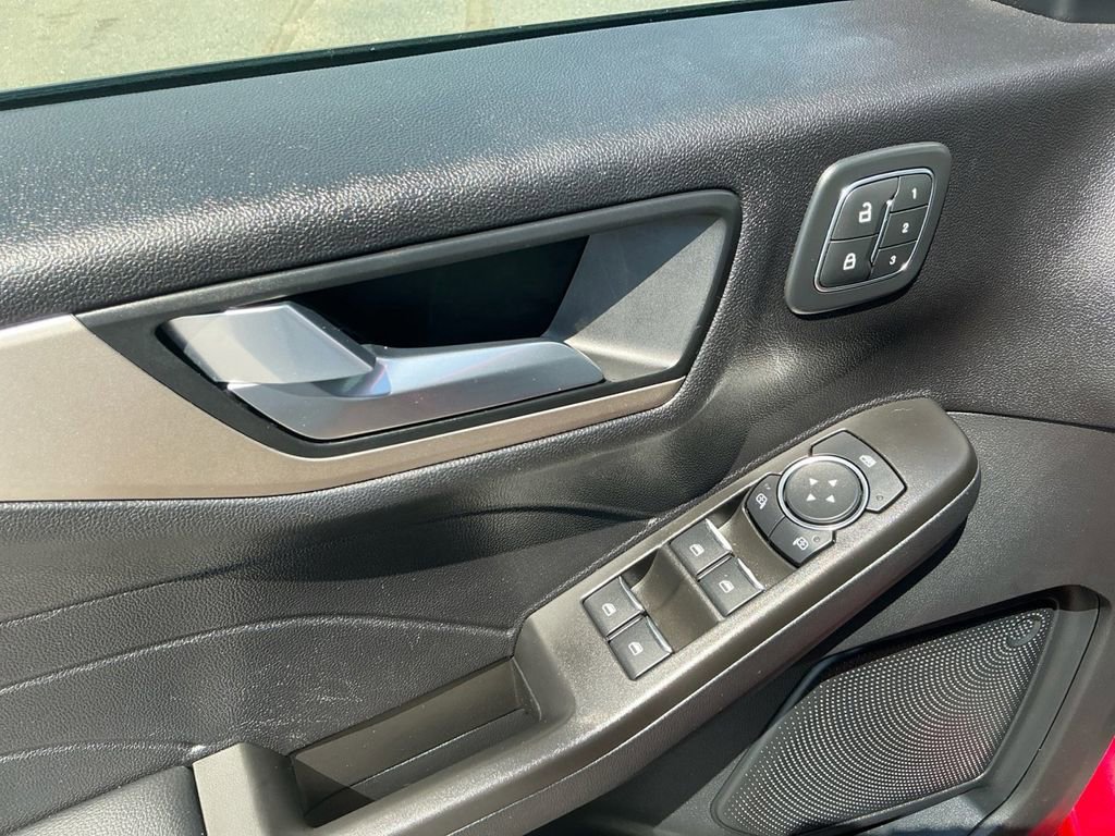 Certified 2021 Ford Escape SEL w/ Technology Package FWD image 16
