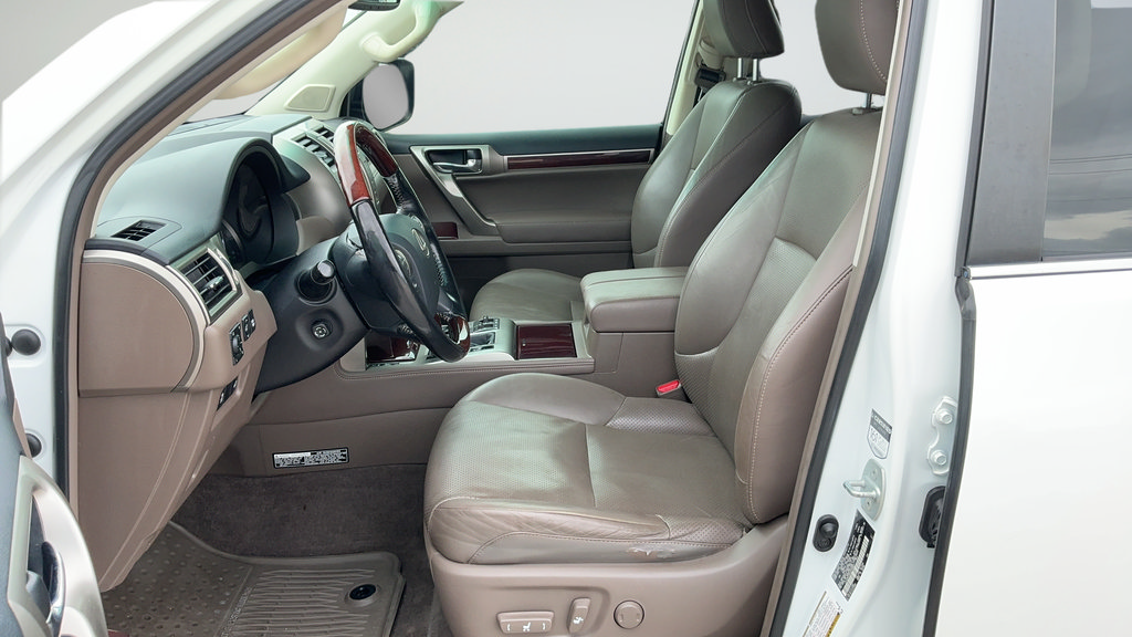 Used 2018 Lexus GX 460 Luxury w/ Preferred Accessory Package AWD/4WD image 17