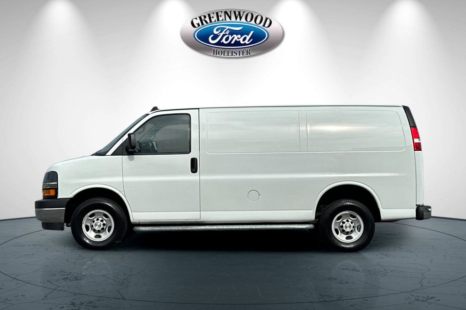 Used 2023 Chevrolet Express 2500 w/ Driver Convenience Package image 7