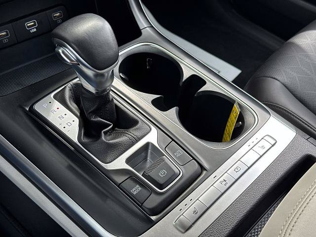 Used 2024 Kia Carnival LX FWD image 16
