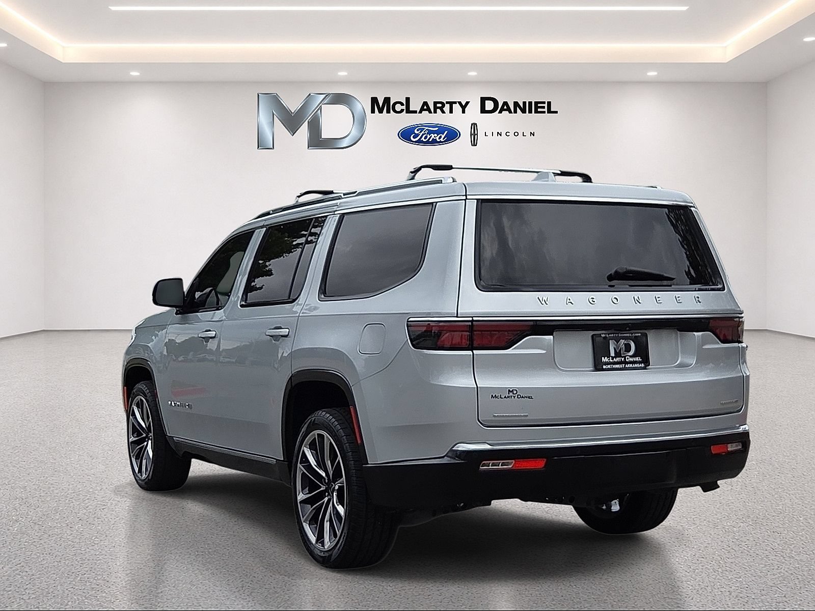 Used 2022 Jeep Wagoneer Series III w/ Premium Group I AWD/4WD image 4